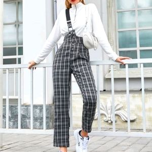 Plaid wide legged pant with suspender